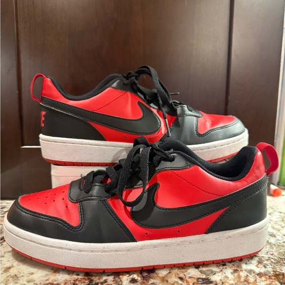 *PRE-OWNED* Nike Size 6Y Court Borough Low Recraft GS Black University Red - Picture 4 of 8